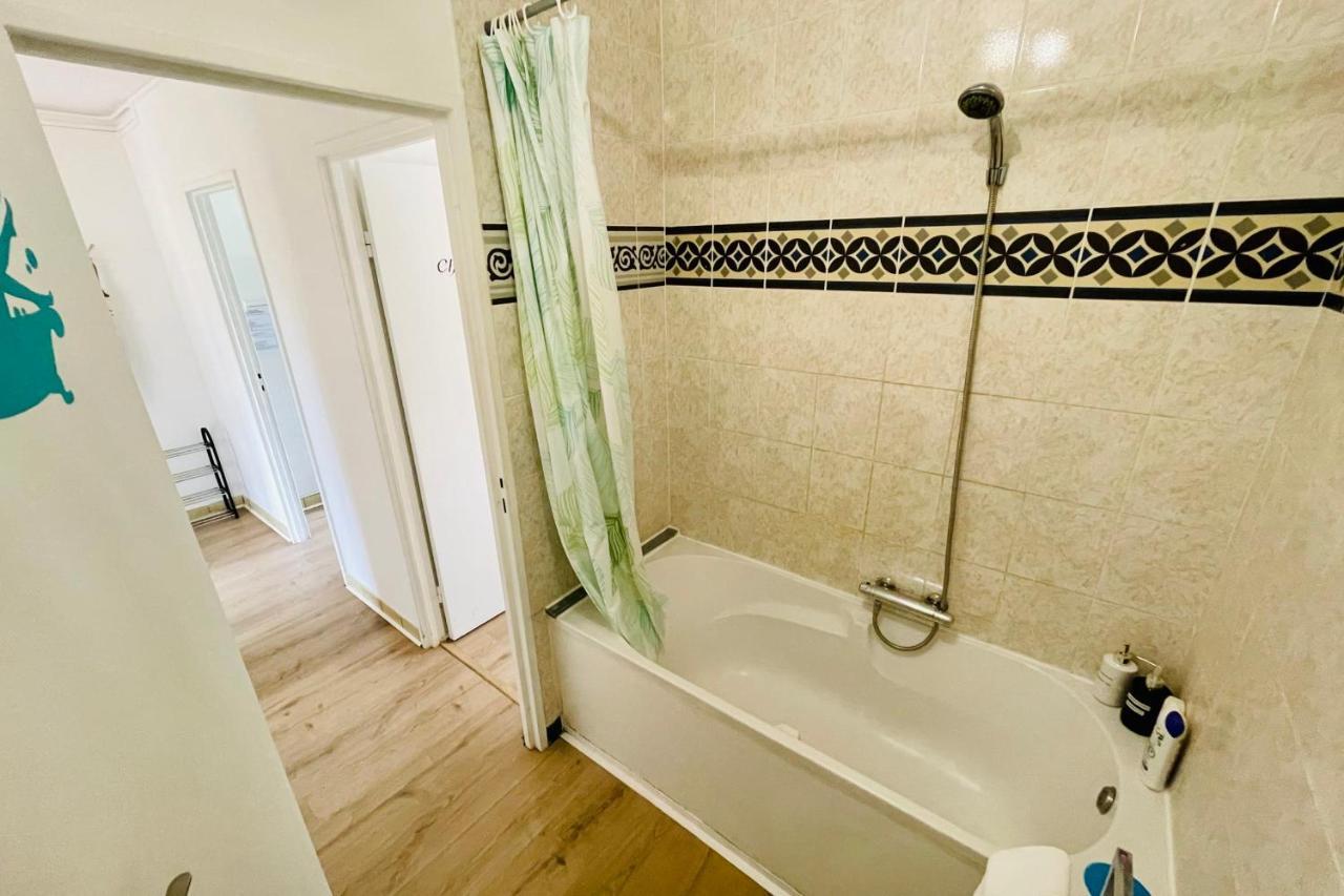 Luminous Apartment With Parking Near The City Center Сенон Екстериор снимка