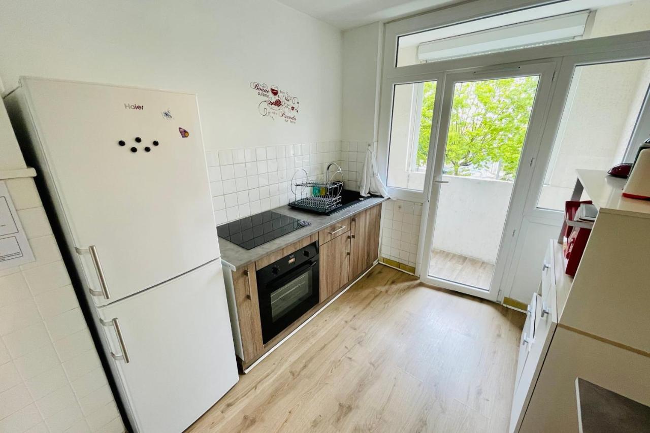 Luminous Apartment With Parking Near The City Center Сенон Екстериор снимка