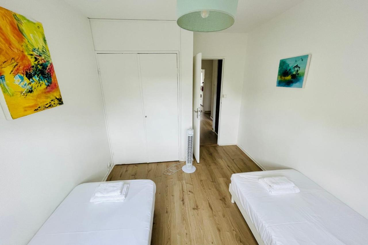 Luminous Apartment With Parking Near The City Center Сенон Екстериор снимка
