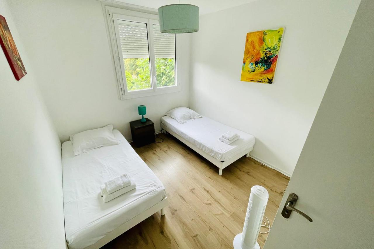 Luminous Apartment With Parking Near The City Center Сенон Екстериор снимка