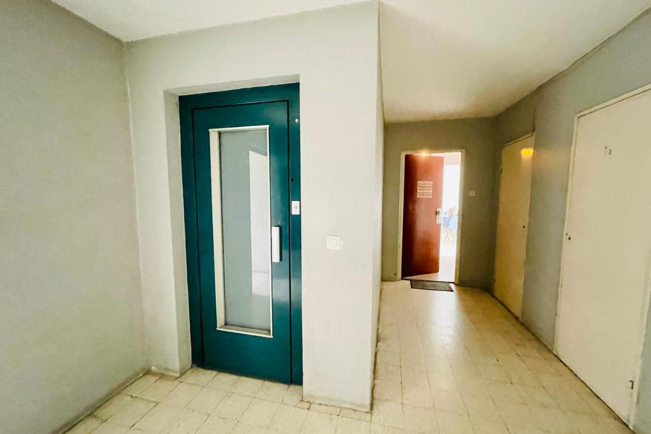 Luminous Apartment With Parking Near The City Center Сенон Екстериор снимка